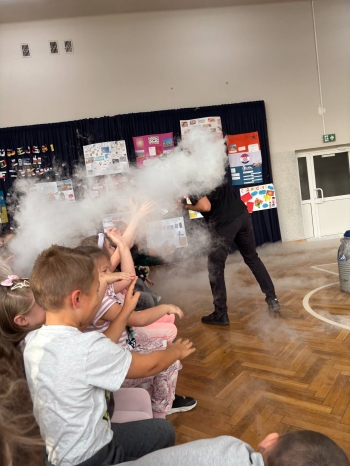 556991210_1243568320907003_8771969191297494470_n