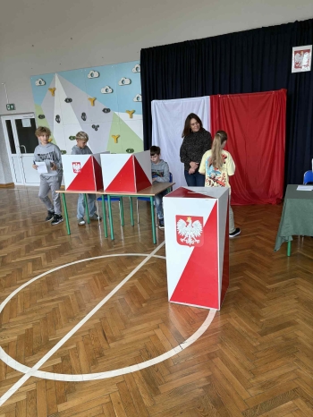 558887875_1251711900092645_4980880175994854997_n