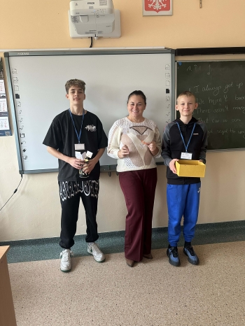 7b5f8a19-8282-44d5-abd5-7a3d5aaf17e5