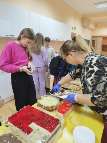 595256419_1298987162031785_3966650814152066915_n