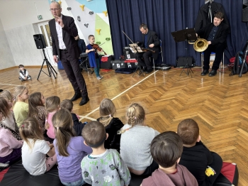 641466302_1358782542718913_2478450221109296818_n