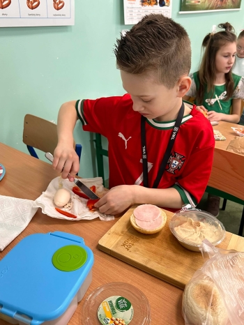 655077234_1378259527437881_2667511048351292270_n