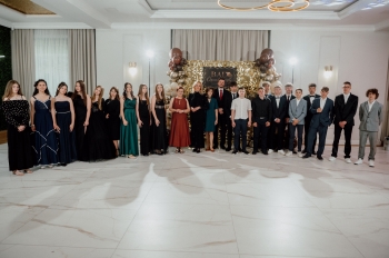 Bal klas VIII (128)