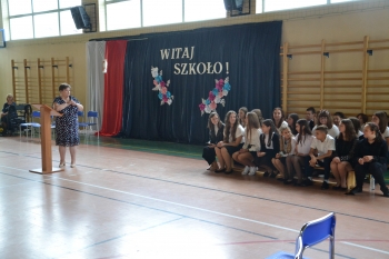 Rozpoczęcie roku szkolnego - wystąpienie p. Dyrektor Joanny Wyszkowskiej