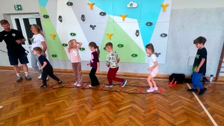 Sportowa przygoda przedszkolaków z Akademią Piłkarską „Nazar”