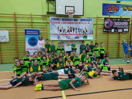 I Turniej Rekreacyjno-Sportowy klas II i III w Mławskiej Hali Sportowej